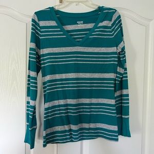 Mossimo supply long sleeve v-neck striped shirt